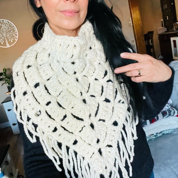 HAND MADE CROCHET NECK WOOL $35 EACH ONE - Picture 3 of 13